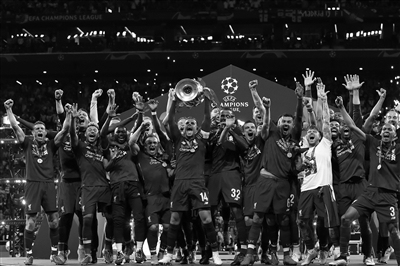 中右外野看 中右外野看